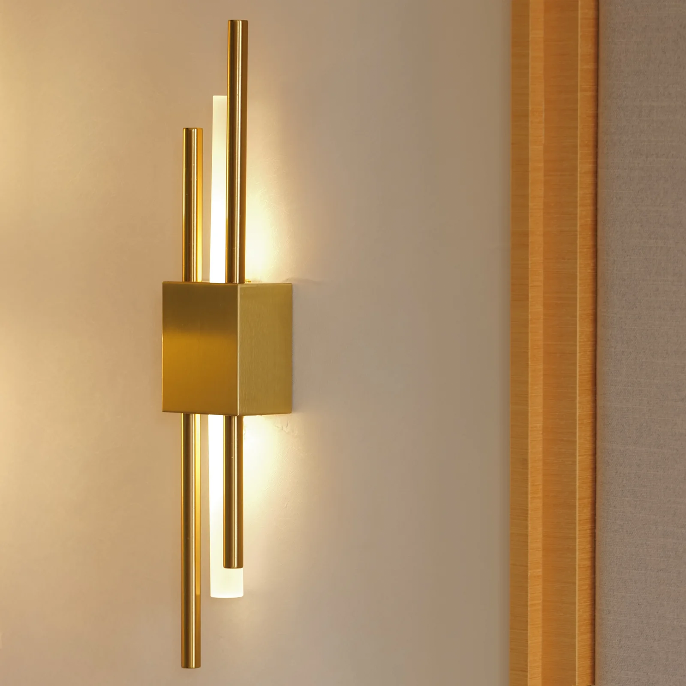 Glitch Wall Light • Gold • Rechargeable Battery • 2 Pack